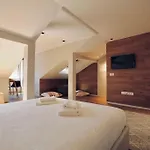 Διαμέρισμα 106 Letter - Charming In Historic Quarter *