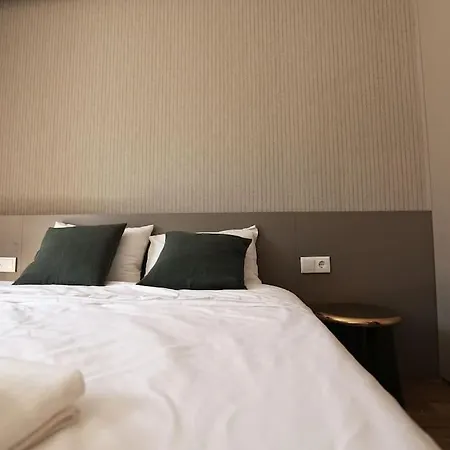 Center History 106 Letters * Lisbon