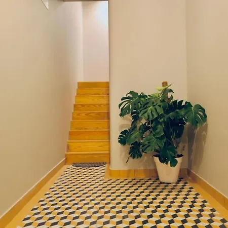 106 Letter - Charming In Historic Quarter Apartman