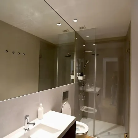 Center History 106 Letters Apartment